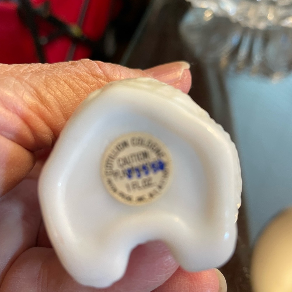 Avon bottle - Picture 3 of 3